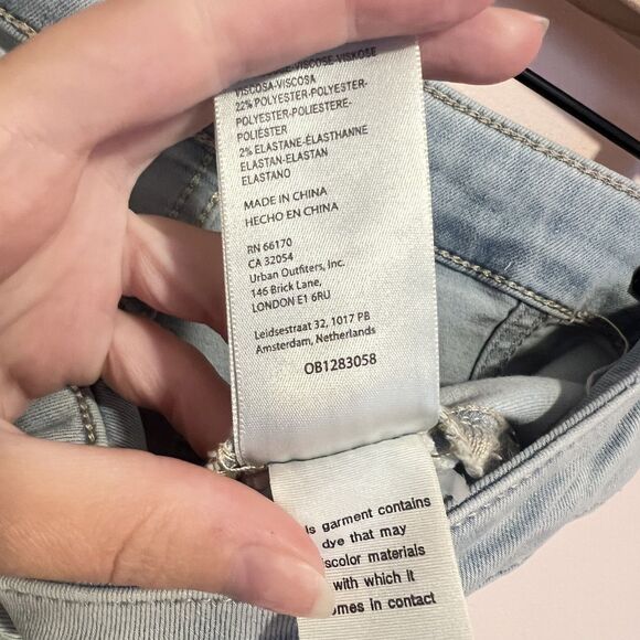 Free People We The Free Youthquake Crop Flare Jeans in Bleach Out Blue Size 26 - Picture 9 of 11